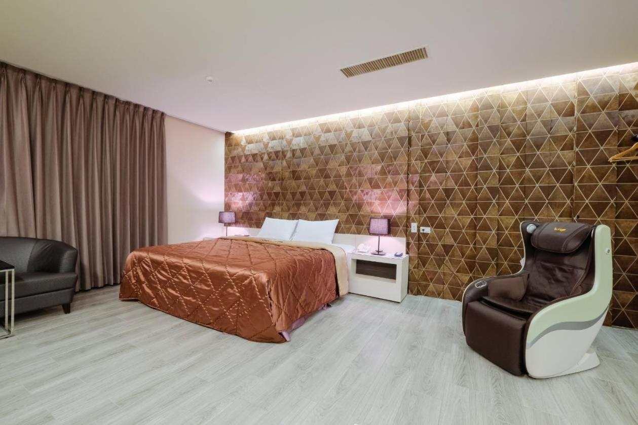 Foxdou Business Motel Tainan Dış mekan fotoğraf